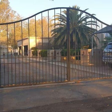 Apartamento Nooitgedacht Self Catering Cc Okahandja Exterior foto